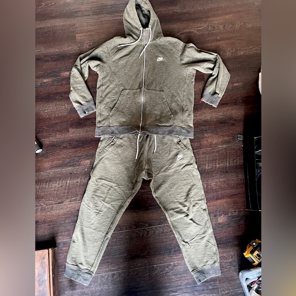 NIKE Men’s XL 2 piece outfit
